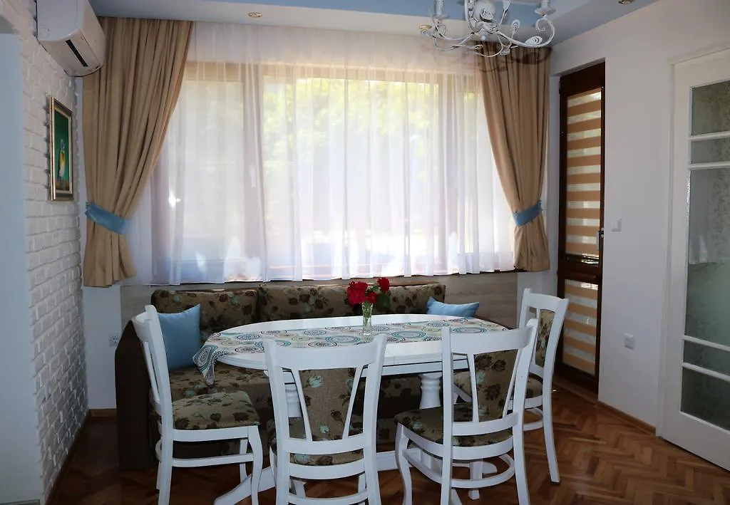 Central Varna Apartment - Lets4Holiday Bulgaria