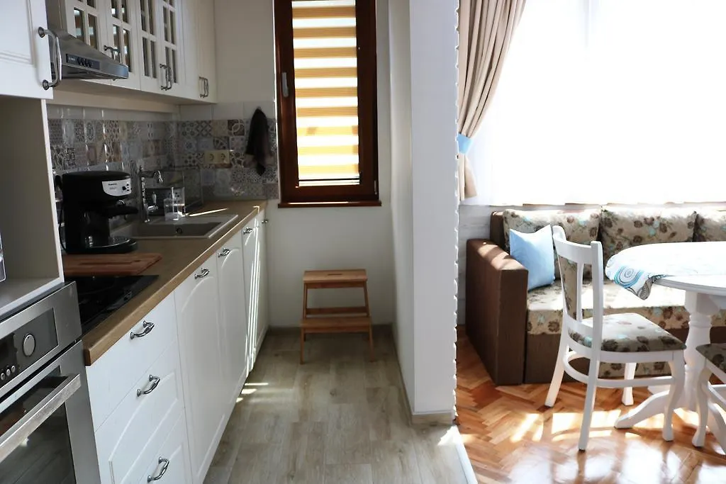 Central Varna Apartment - Lets4Holiday 0*,