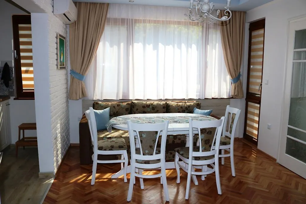 Central Varna Apartment - Lets4Holiday Bulgaria
